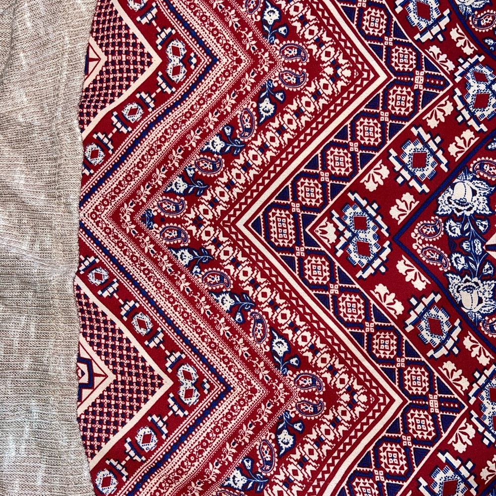 Tank top “cardigan” with pattern at bottom - Picture 3 of 3